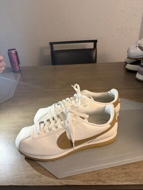 Nike White & Gold Leather Runner Sneakers